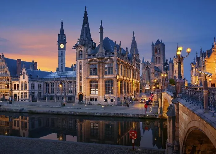 Burgstraat 17 In Exclusive Patrician House In Medieval Gante