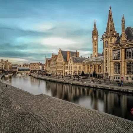 Burgstraat 17 In Exclusive Patrician House In Medieval ヘント